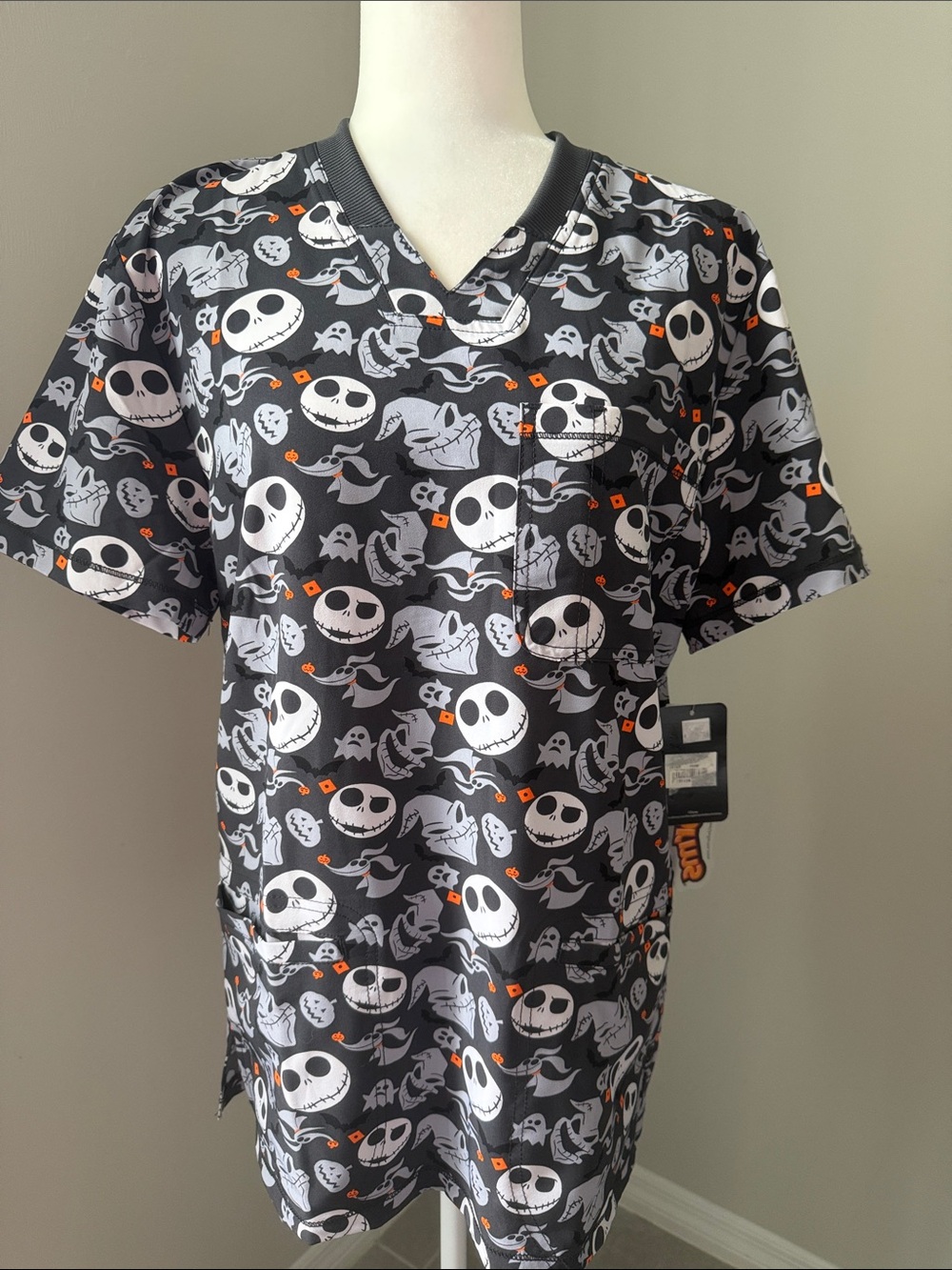 🆕 DISNEY The Nightmare Before Christmas Jack Skellington Tooniforms Scrub Top S